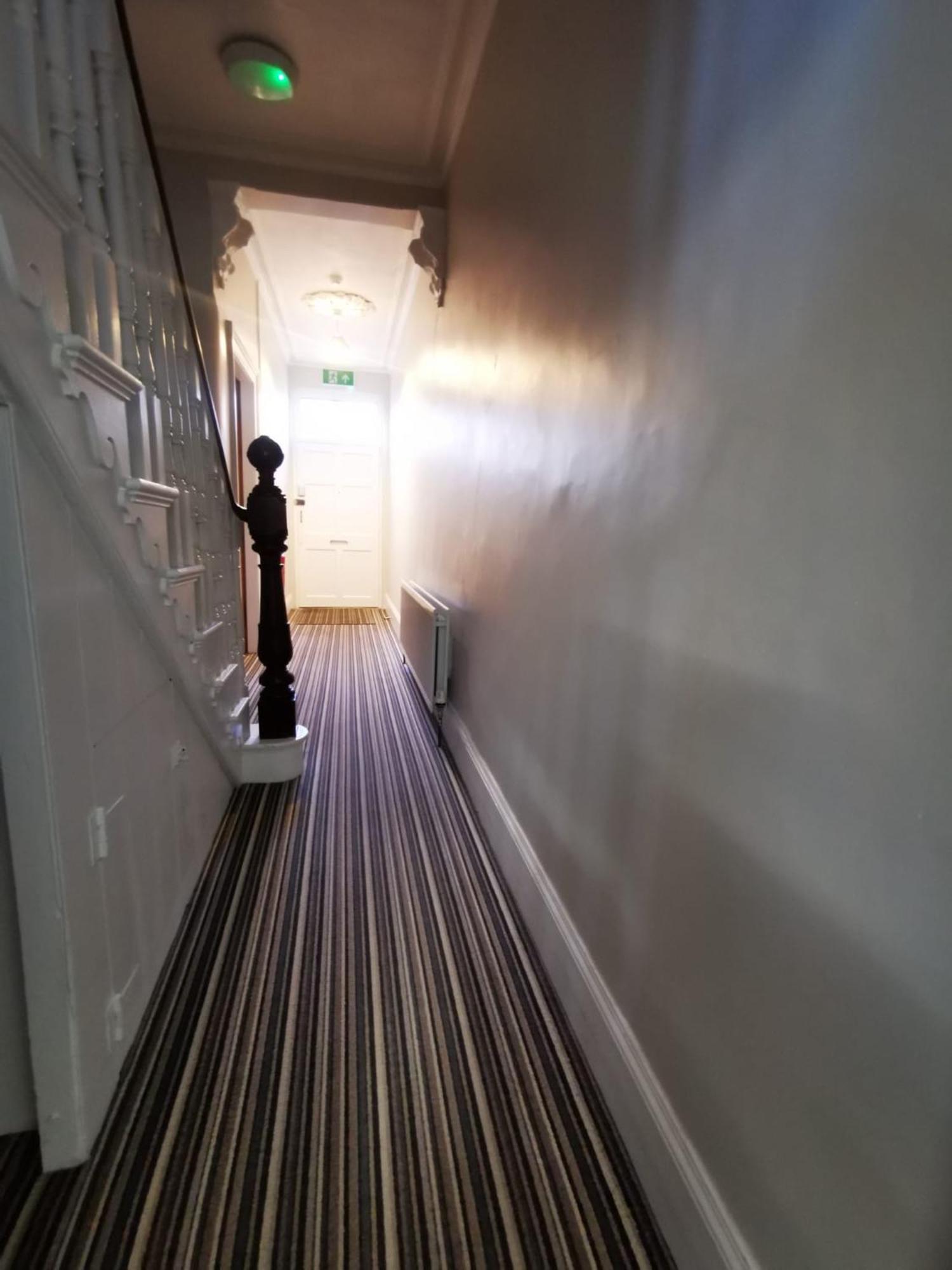 Gr8 Hostel At The Mount 贝尔法斯特 外观 照片